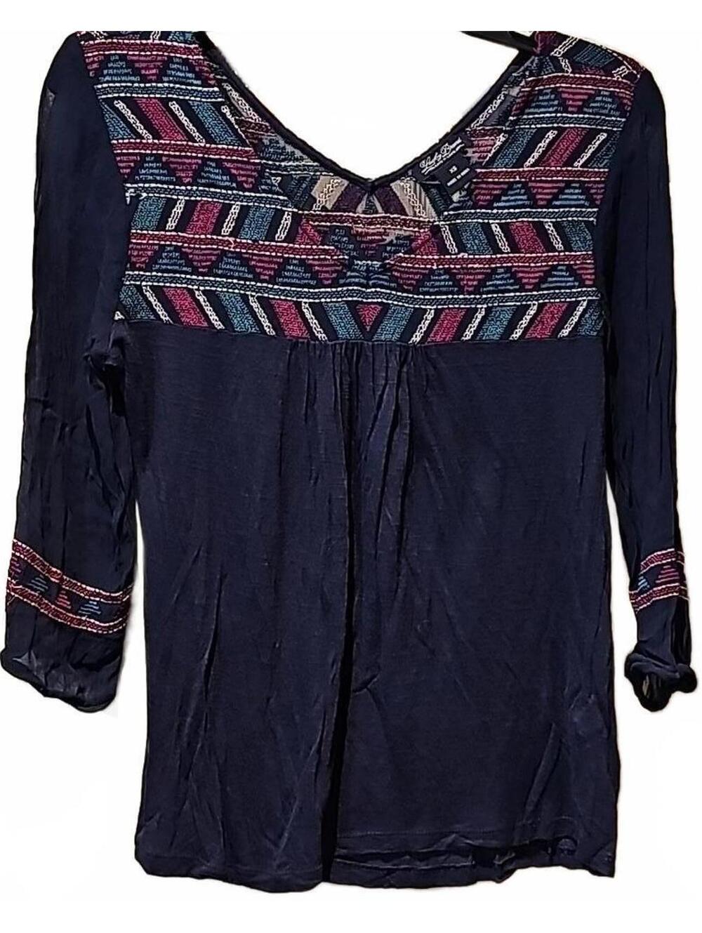 Lucky brand embroidered detail top size XS